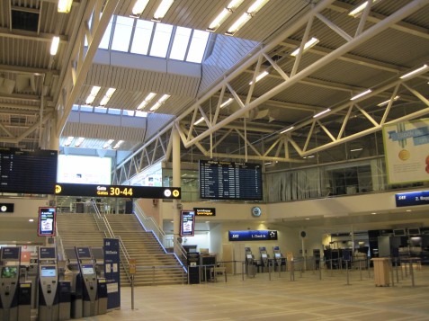 Warm white FL tubes, Terminal 4, Arlanda 