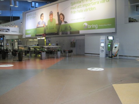 Warm white Metal Halide floodlight, Terminal 2, Arlanda